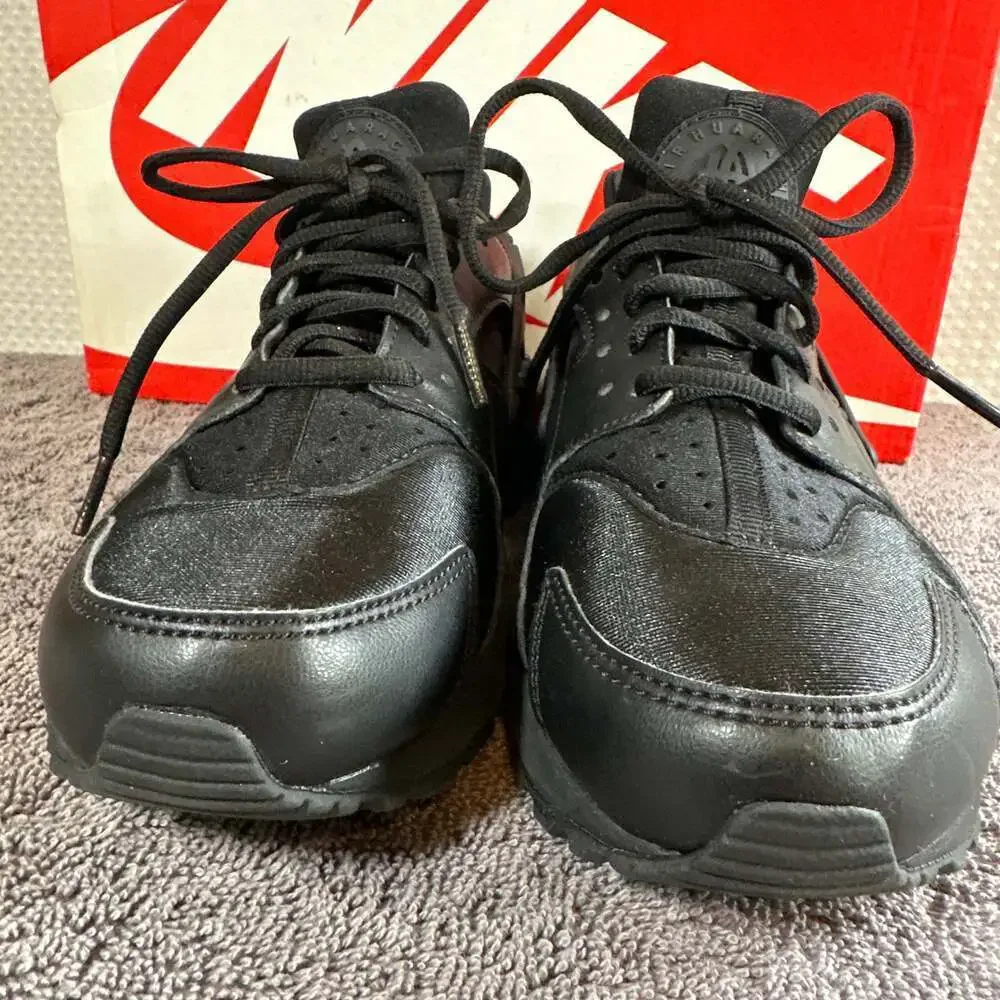 Nike Women's Air Huarache Run 'Triple Black'